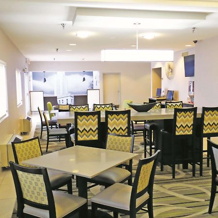 La Quinta Inn By Wyndham Линкълн Екстериор снимка